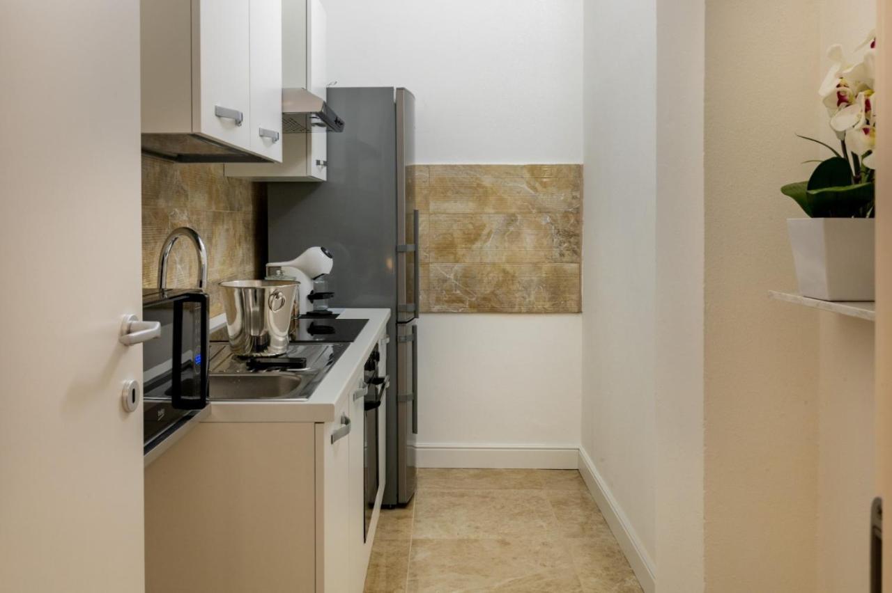 San Babila - Luxury Milanese Apartment Exteriör bild