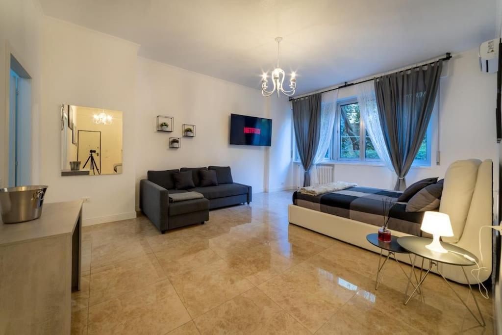 San Babila - Luxury Milanese Apartment Exteriör bild