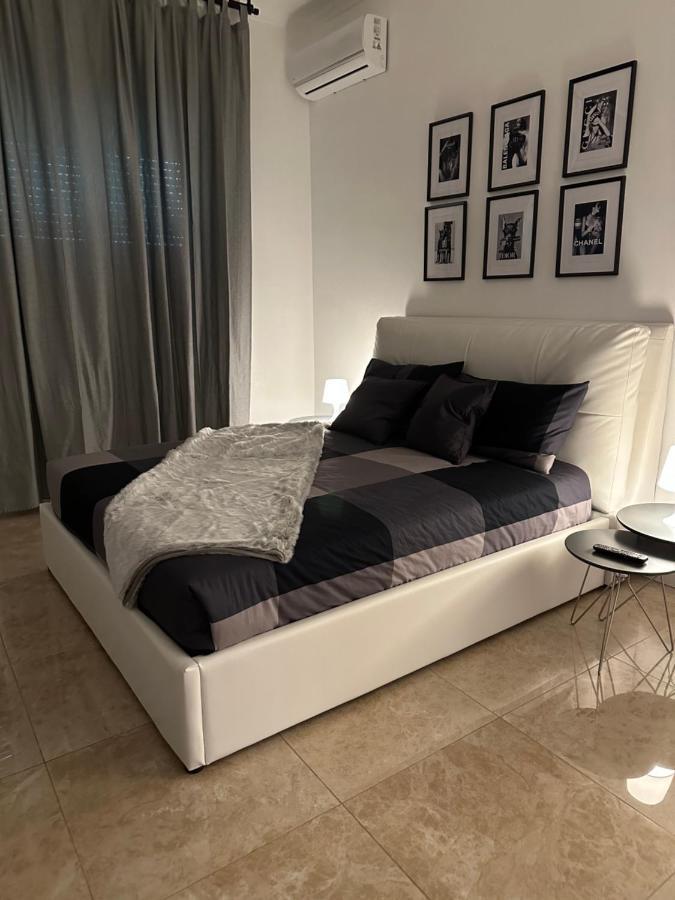 San Babila - Luxury Milanese Apartment Exteriör bild
