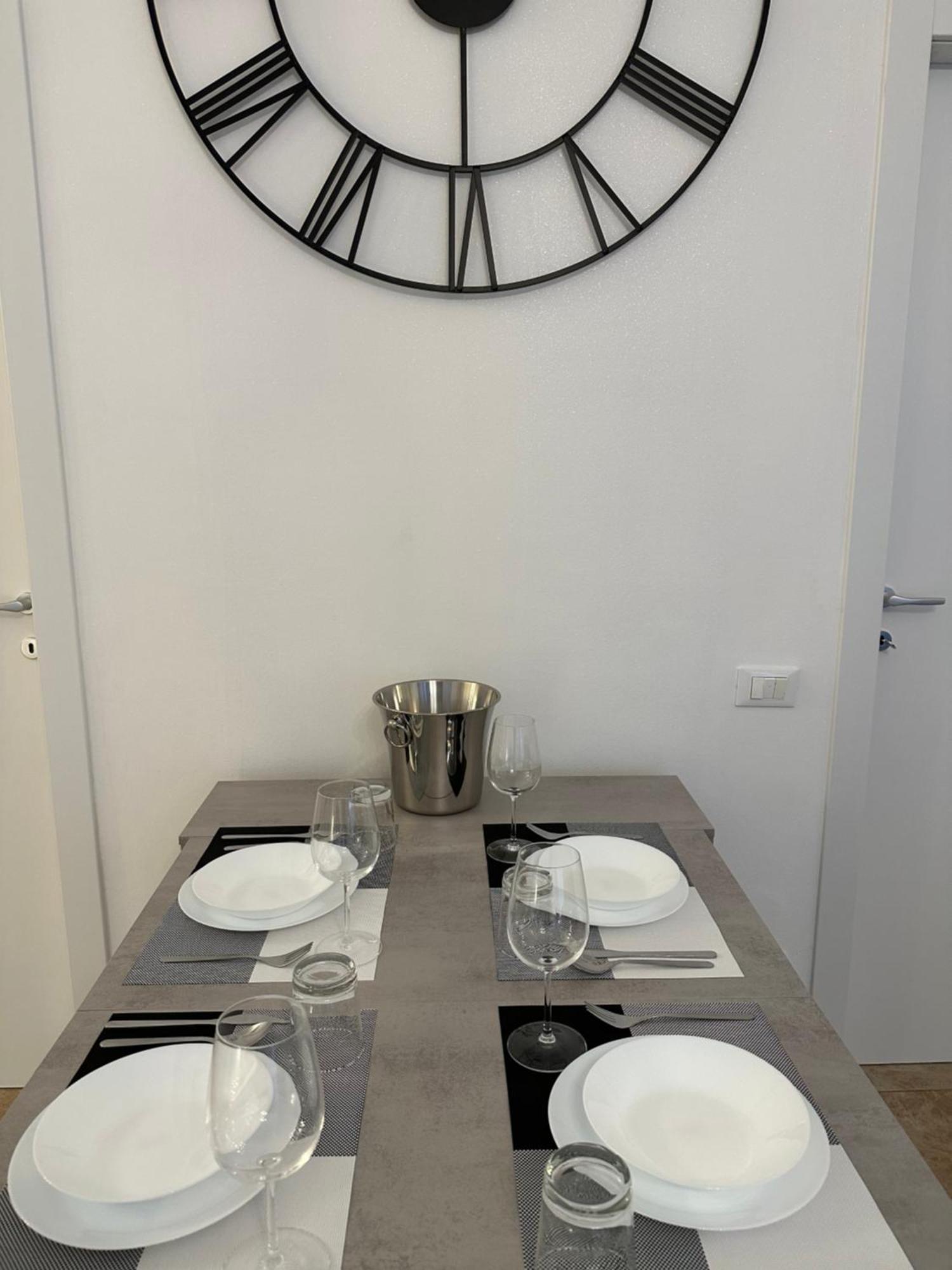 San Babila - Luxury Milanese Apartment Exteriör bild